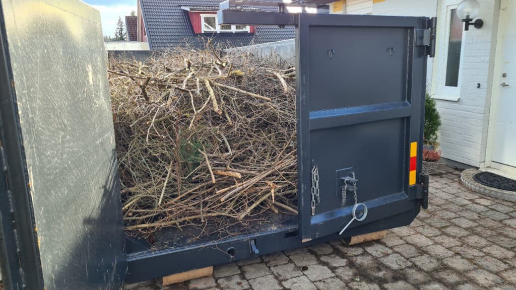 container-med-ris Massor av ris blev det i containern