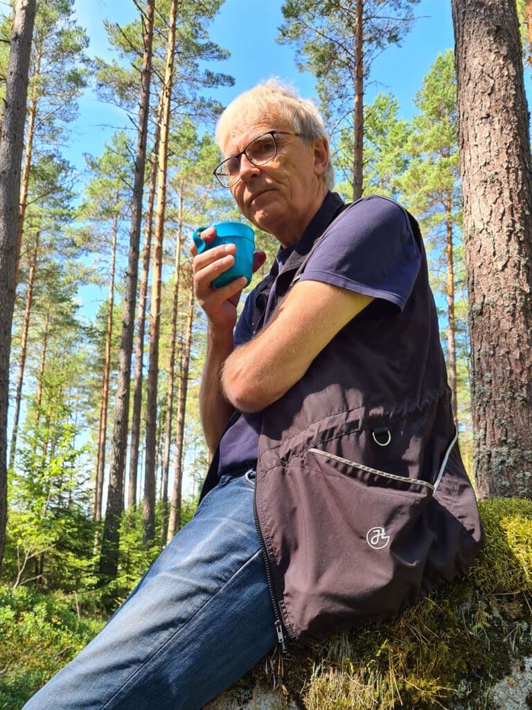 Sören fikapaus i blåbärsskogen